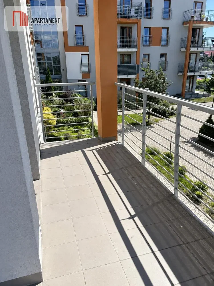 Balcon; carrelage, lumière naturelle, vue