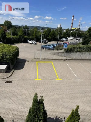 Maison et environs; lumière naturelle