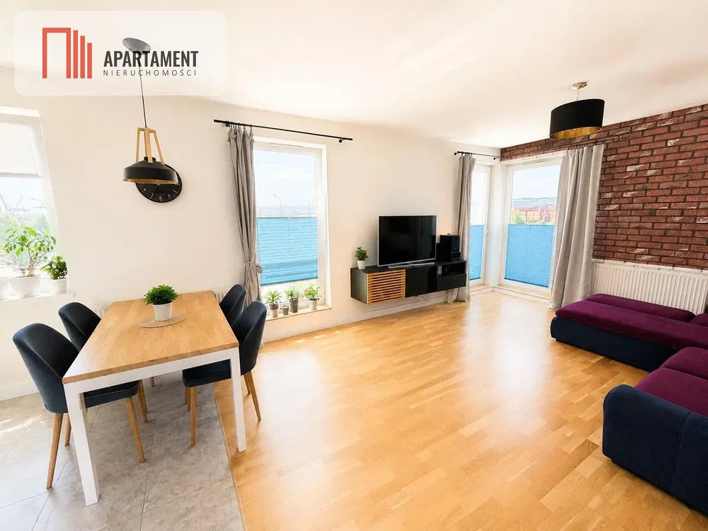Salon; lumière naturelle, carrelage, parquet, vue
