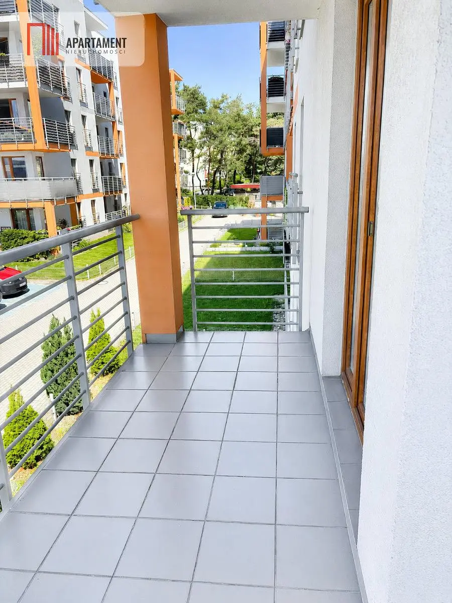Balcon; carrelage, lumière naturelle, vue