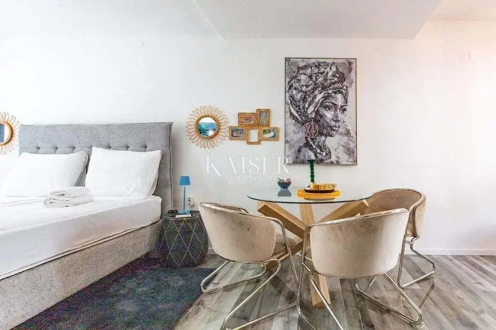 Chambre; style moderne, parquet, lumière naturelle