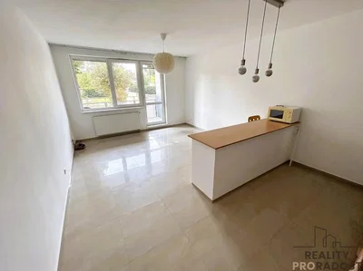 Küche; fliesenboden, tageslicht, küchengeräte