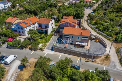 Casa e arredores