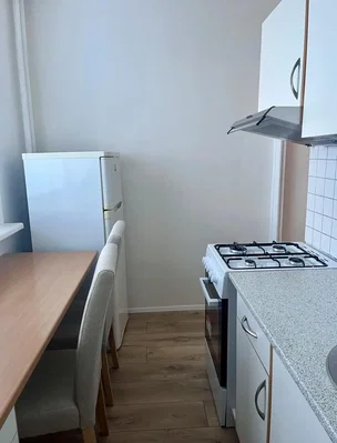 Küche; holzboden, fliesenboden, küchengeräte