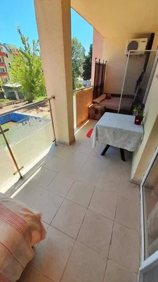 Balcon; carrelage, vue, lumière naturelle