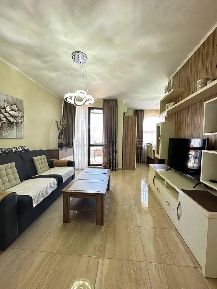 Salon; lumière naturelle, parquet, style moderne