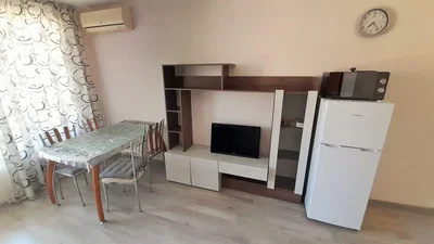 Cuisine; électroménager, lumière naturelle, parquet