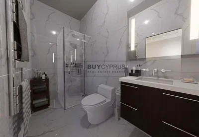 Toilettes; carrelage, rénové, lumière naturelle