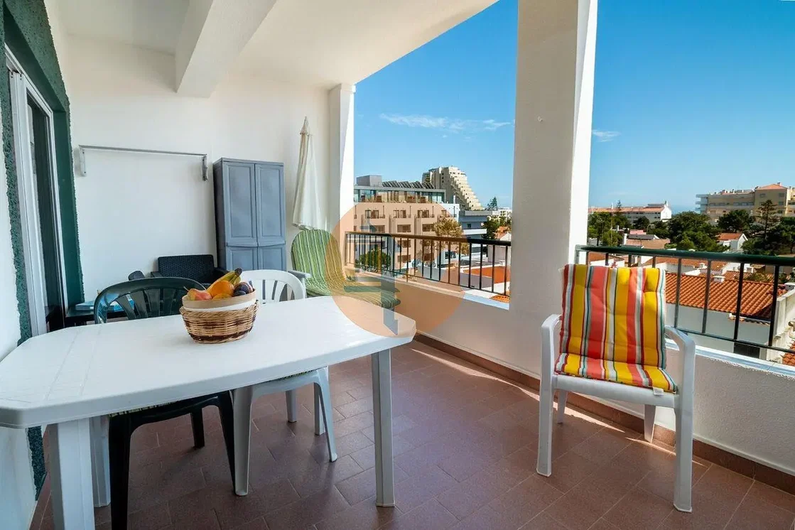 Balkon; blick, tageslicht, fliesenboden