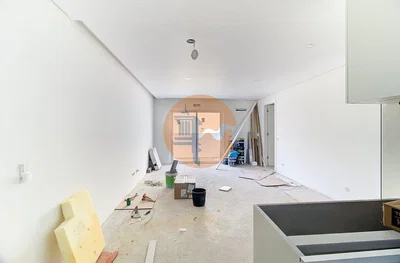 Altro; necessita ristrutturazione, luce naturale