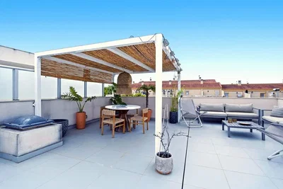 Terrasse; lumière naturelle, vue