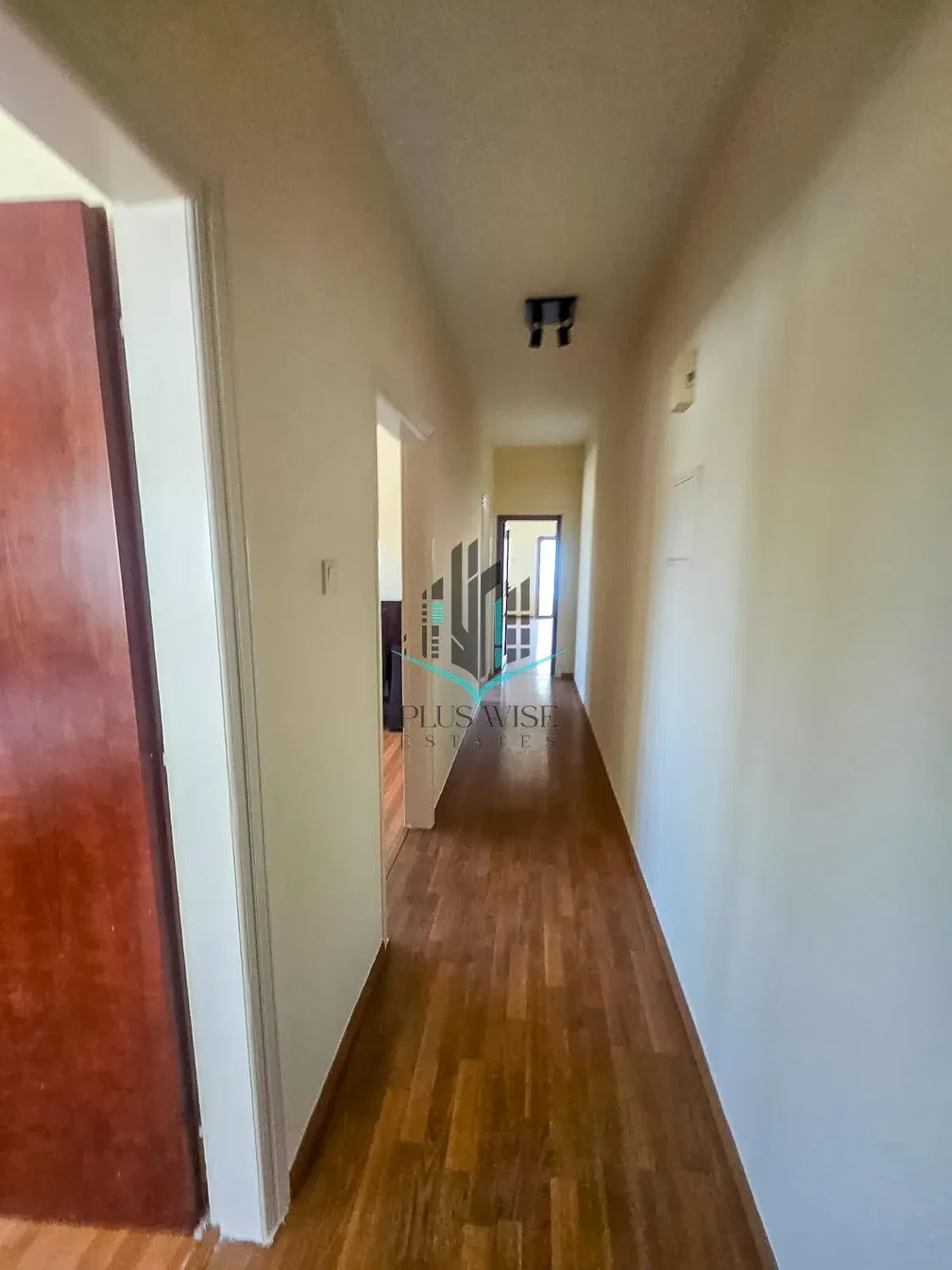 أخرى; أرضية خشبية, ضوء طبيعي