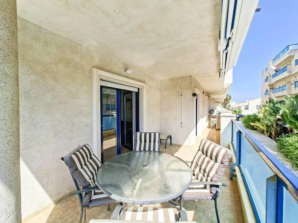 Balkon; prirodna svjetlost, pogled