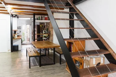 Altro; pavimento in legno, luce naturale