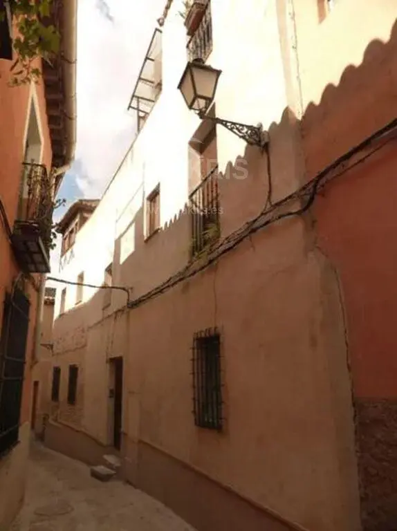 House and surroundings