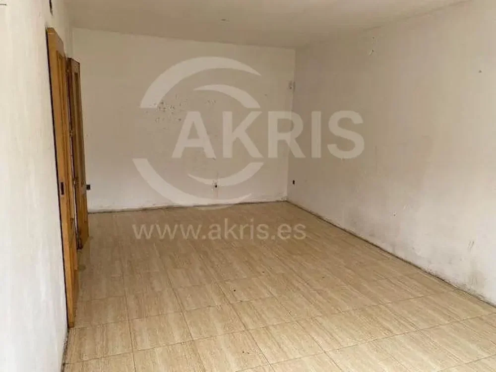 Ostale; pločice, potrebna renovacija