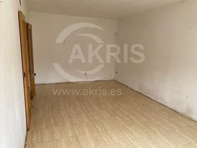 Ostale; pločice, potrebna renovacija