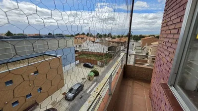 Балкон; поглед, природно светло
