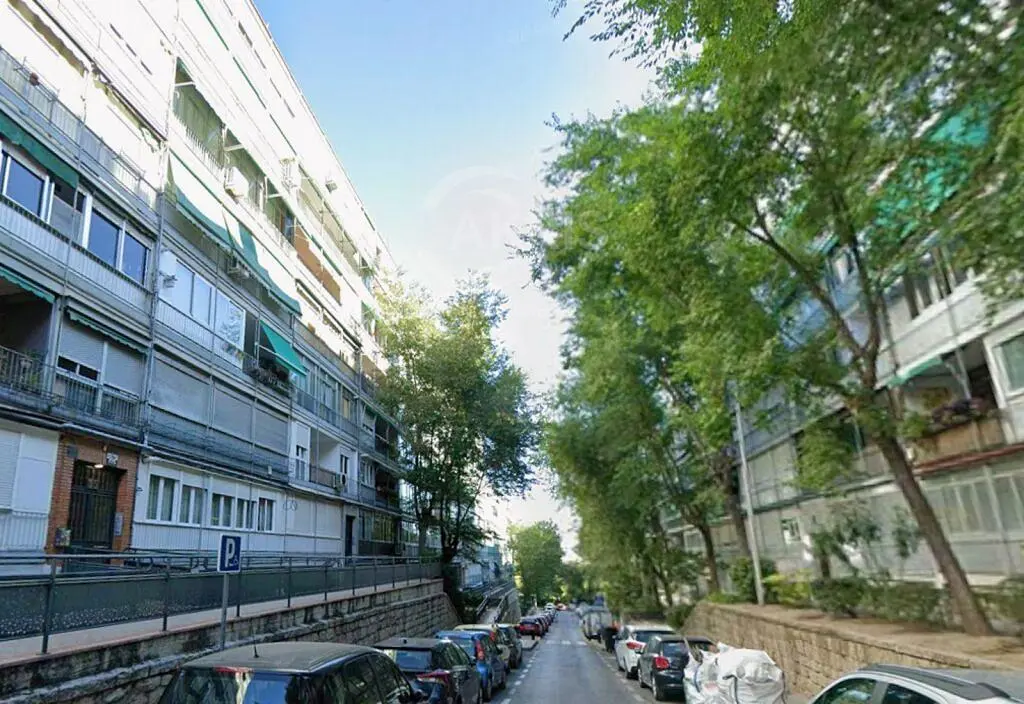 Kuća i okolina; pogled, prirodna svjetlost