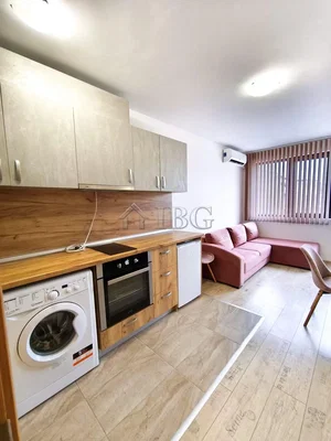 Salon; électroménager, lumière naturelle, carrelage
