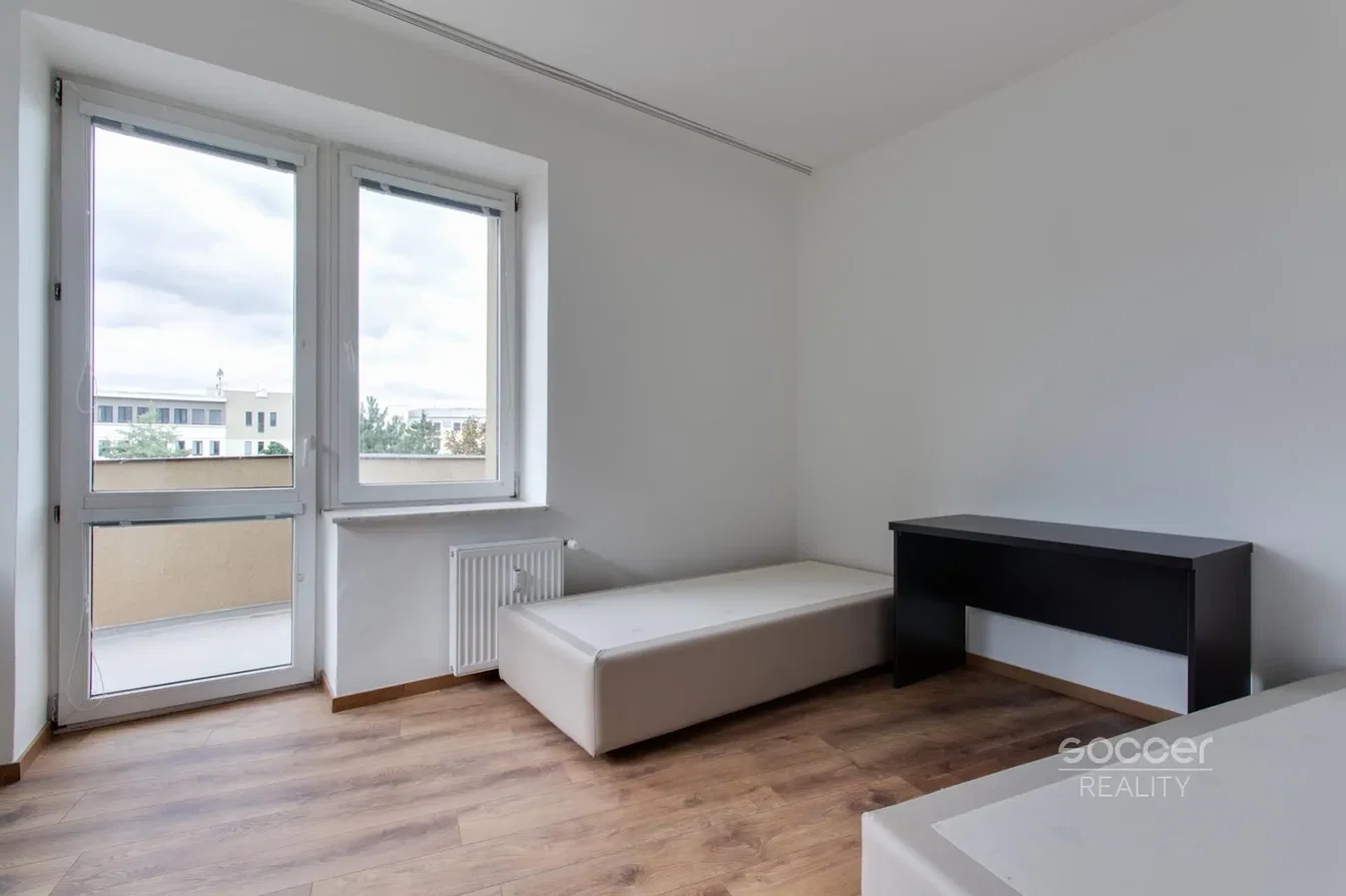 Camera da letto; pavimento in legno, luce naturale