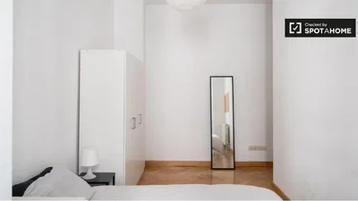Chambre; lumière naturelle, parquet