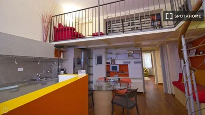 Cuisine; électroménager, parquet, lumière naturelle