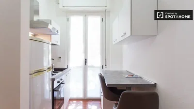 Cuisine; électroménager, lumière naturelle, style moderne