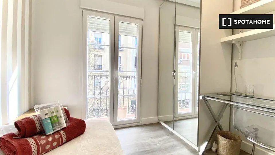 Chambre; lumière naturelle, style moderne