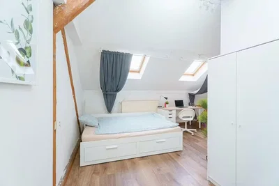 Chambre; parquet, lumière naturelle