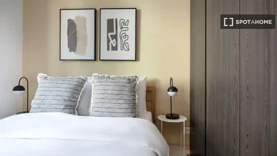 Chambre; style moderne, parquet