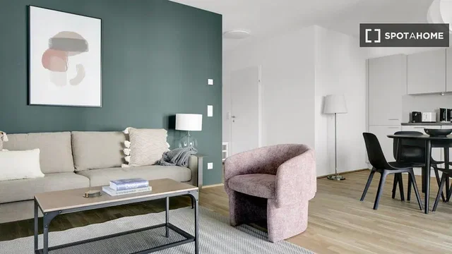 Salon; style moderne, parquet, lumière naturelle