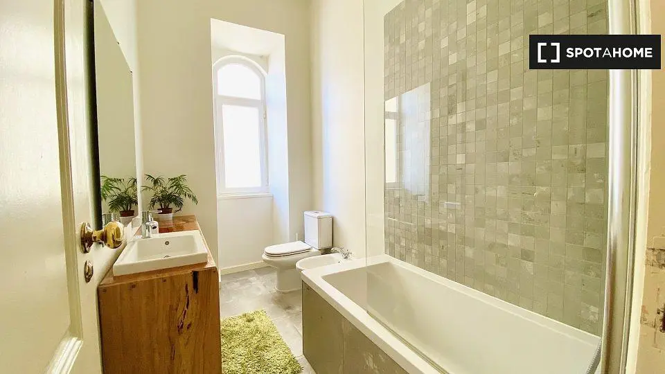 Badezimmer; tageslicht, renoviert