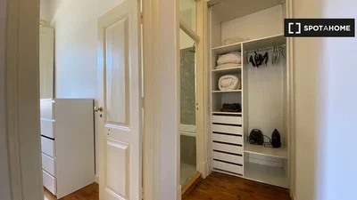 Kammer; holzboden, tageslicht