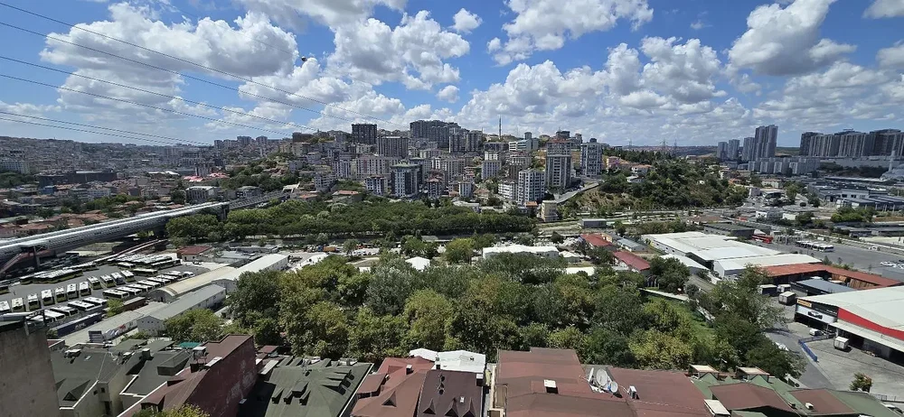 Kuća i okolina; pogled