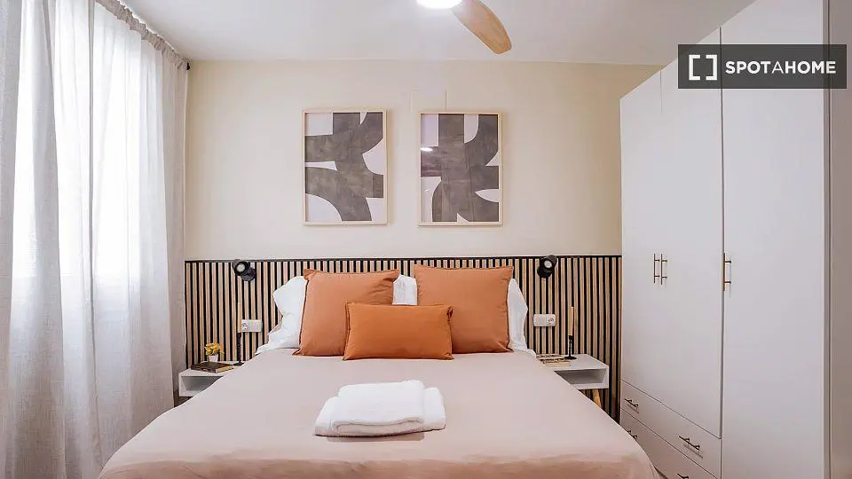 Schlafzimmer; tageslicht, moderner stil