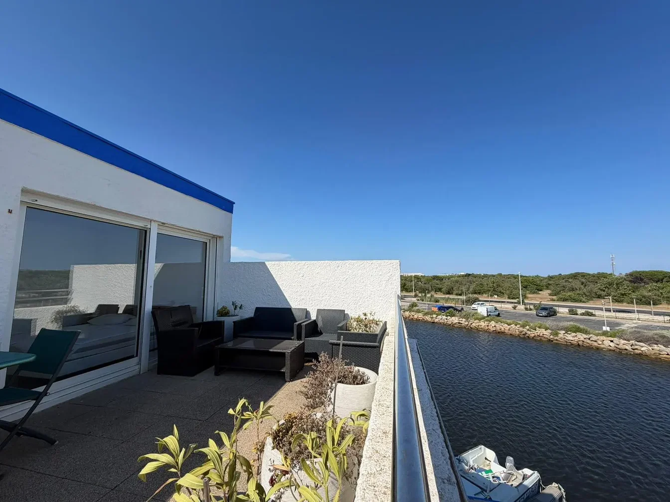 Terraza; vista, luz natural