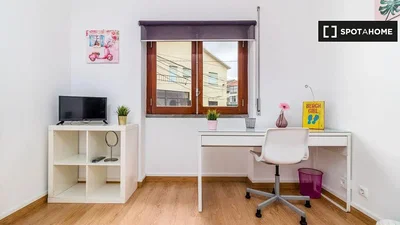 Kinderzimmer; holzboden, tageslicht, moderner stil