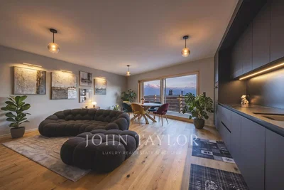 Living room; wood floor, natural light, modern style