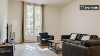 Wohnzimmer; tageslicht, holzboden, moderner stil