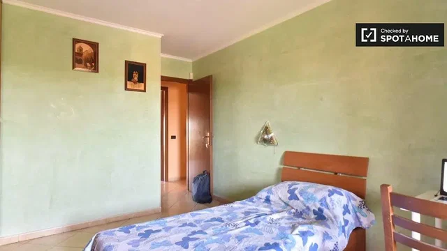 Schlafzimmer; tageslicht, holzboden