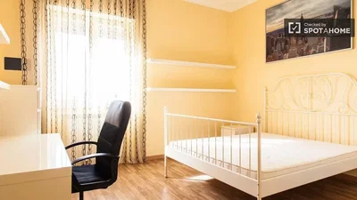 Schlafzimmer; tageslicht, holzboden