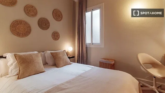 Camera da letto; luce naturale, stile moderno