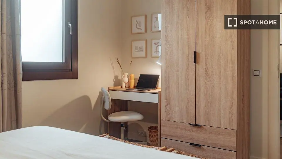 Schlafzimmer; tageslicht, moderner stil