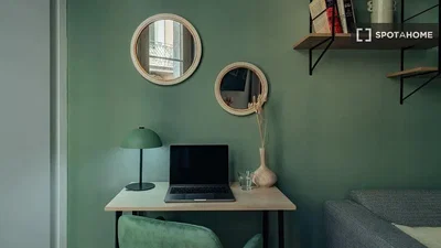 Soggiorno; stile moderno, travi in legno, luce naturale