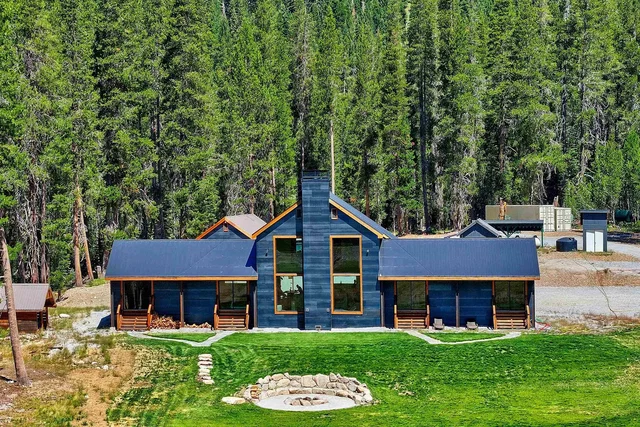 House and surroundings; natural light, view