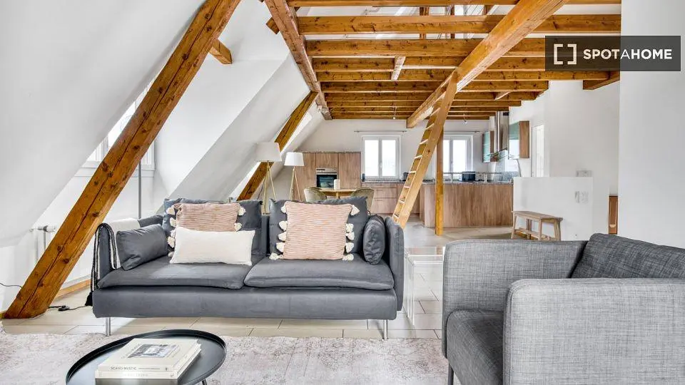 Living room; wood beams, natural light, modern style