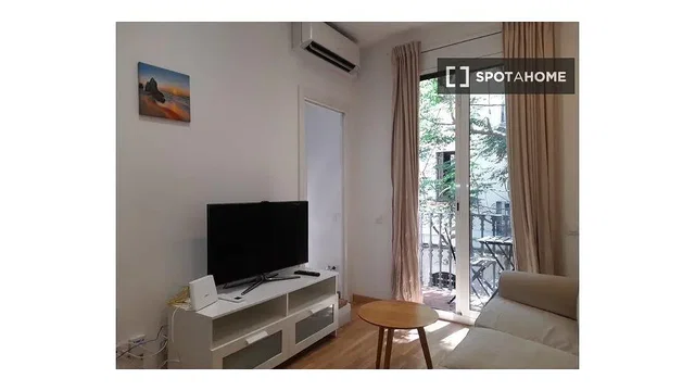 Soggiorno; luce naturale, stile moderno