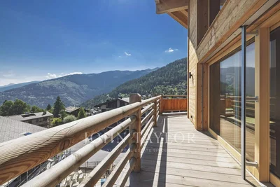 Тераса; поглед, природно светло, дрвене греде