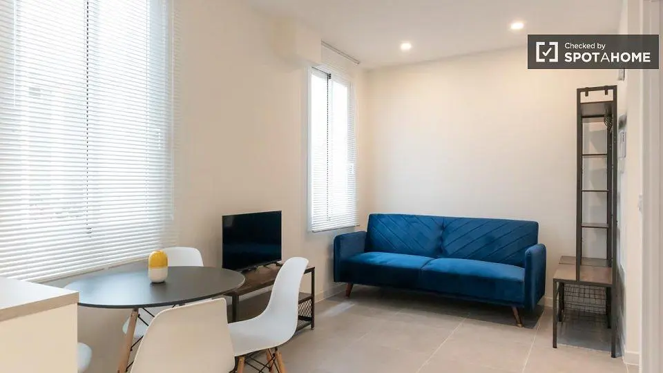 Wohnzimmer; tageslicht, moderner stil